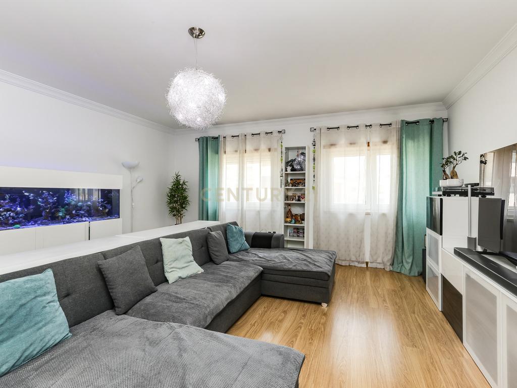 Apartamento T3 no Montijo com garagem, arrecadação e varandas - Image 11