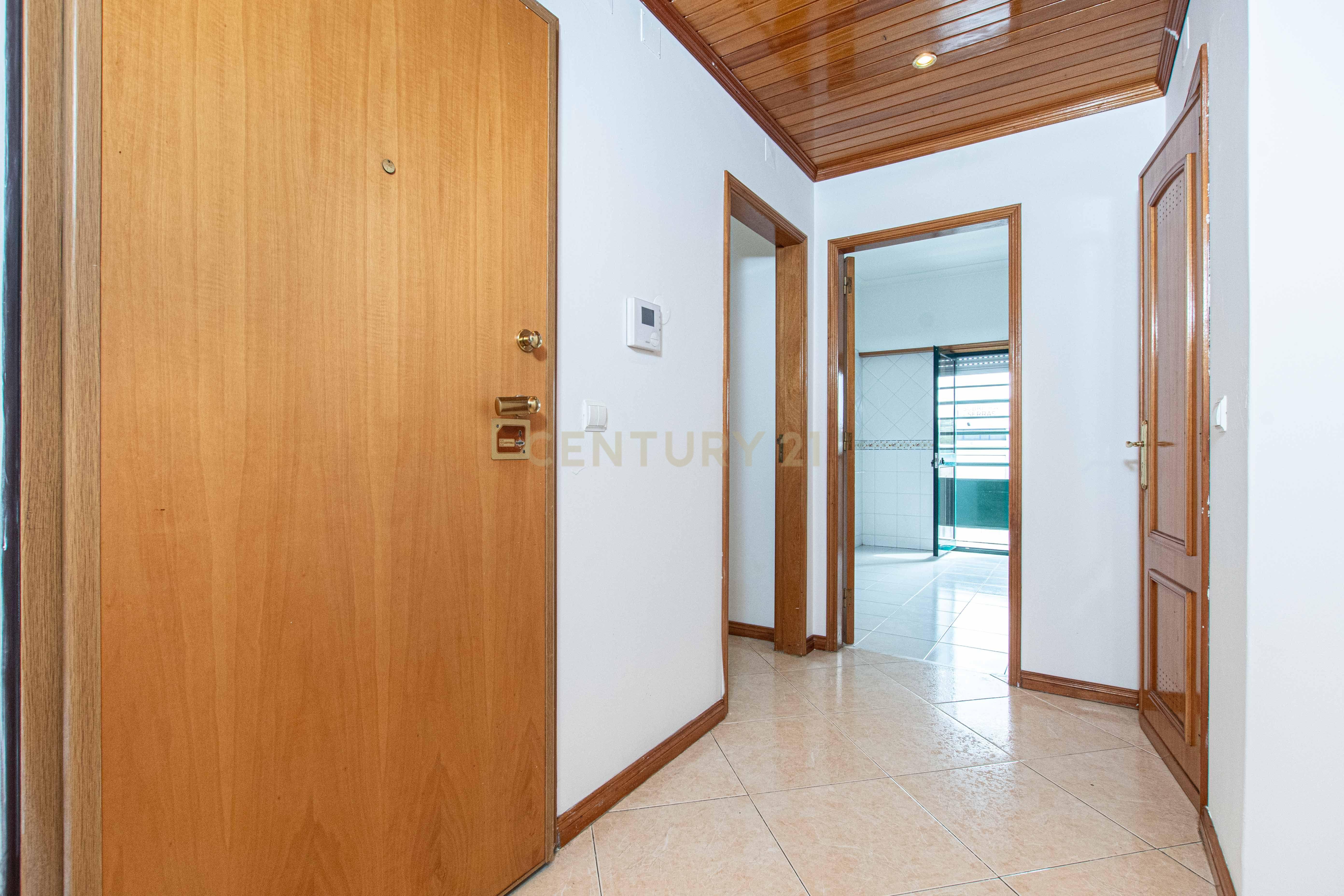 Fotografia 11 de Apartamento T3 de 135 m² com Box para 2 Carros, Elevador e Arrecadação para arrendar | Agualva-Cacém