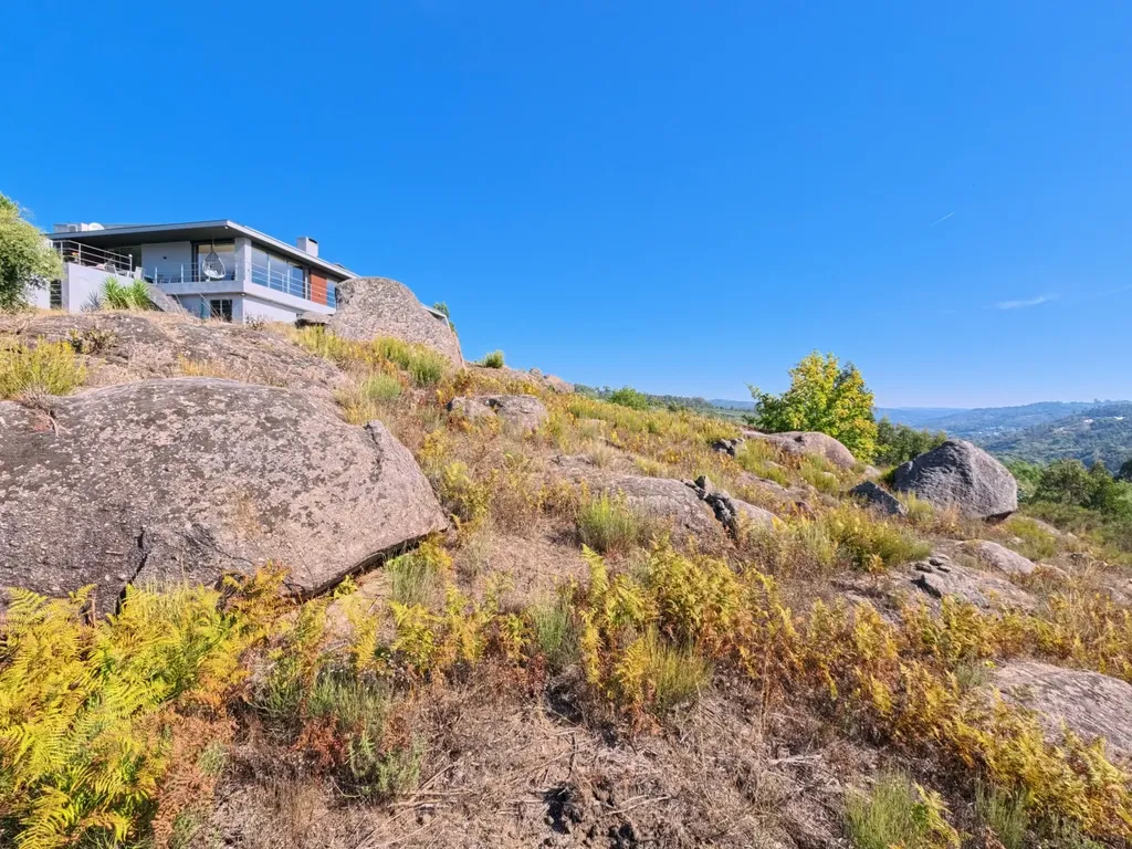 O Seu Refúgio de Luxo em Silgueiros: Elegância,Sustentabilidade e Uma Vista Inigualável - Image 14