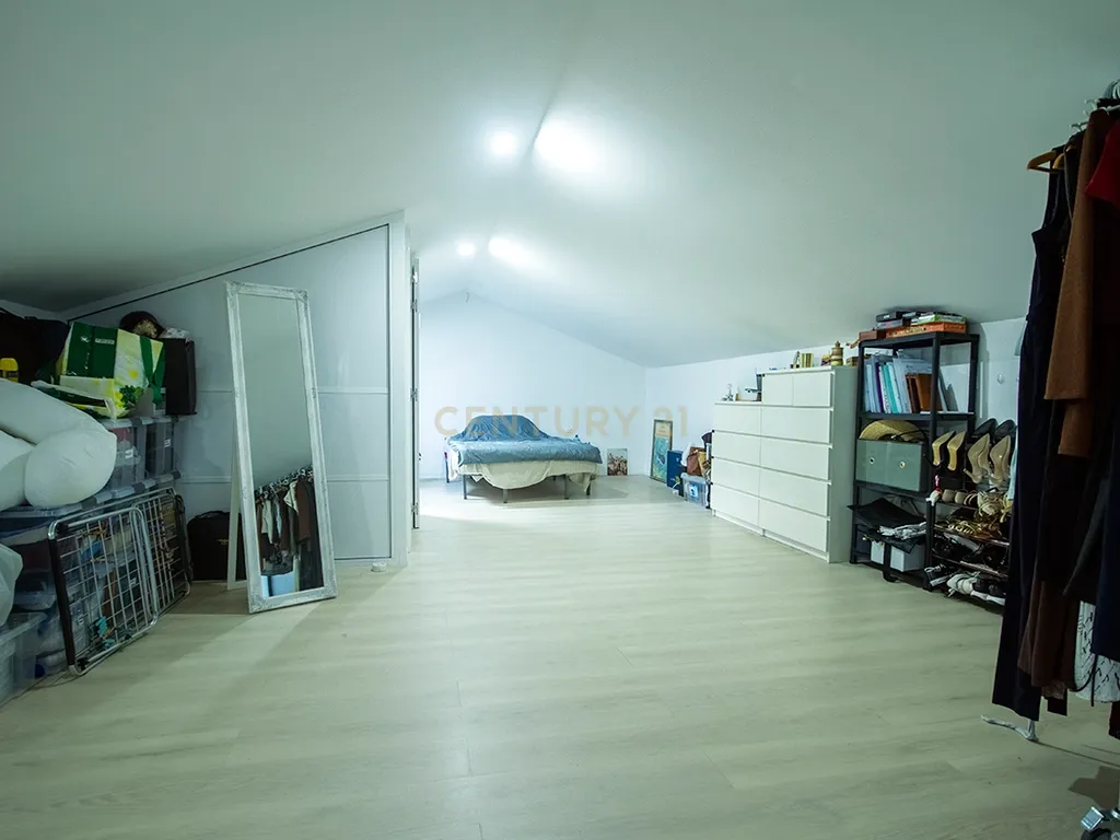 Apartamento totalmente renovado no último andar com garagem e arrecadação a 5 minutos de Las Canteras, Gran Canaria - Image 16