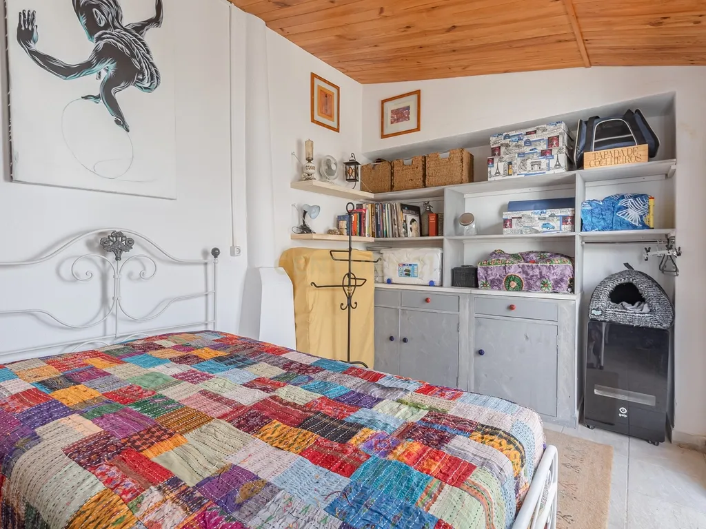 Casa T2 em Faro, Lagos - Localização Privilegiada e Conforto - Image 3