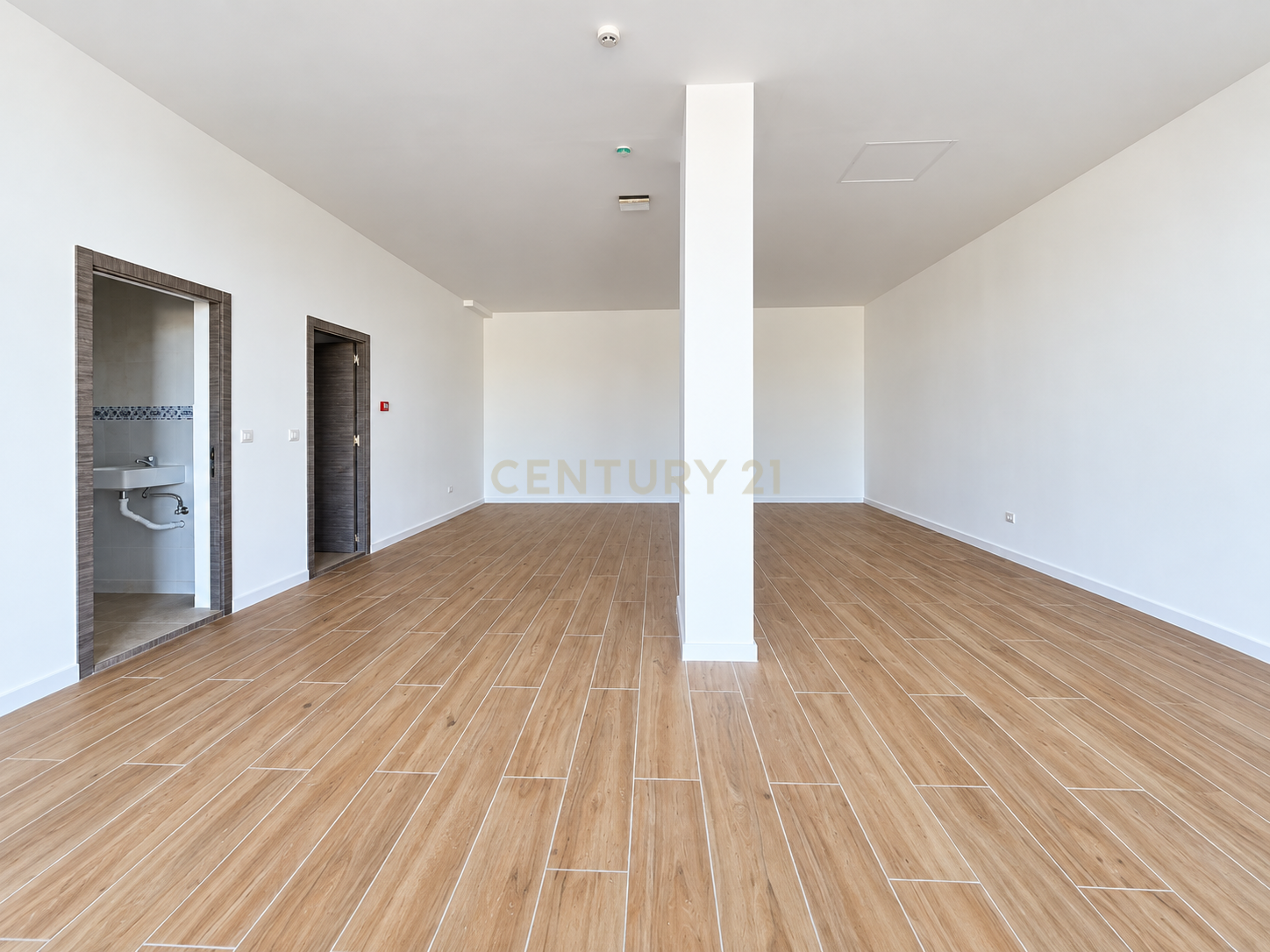 Fotografia 5 de Loja para Arrendamento no Infantado