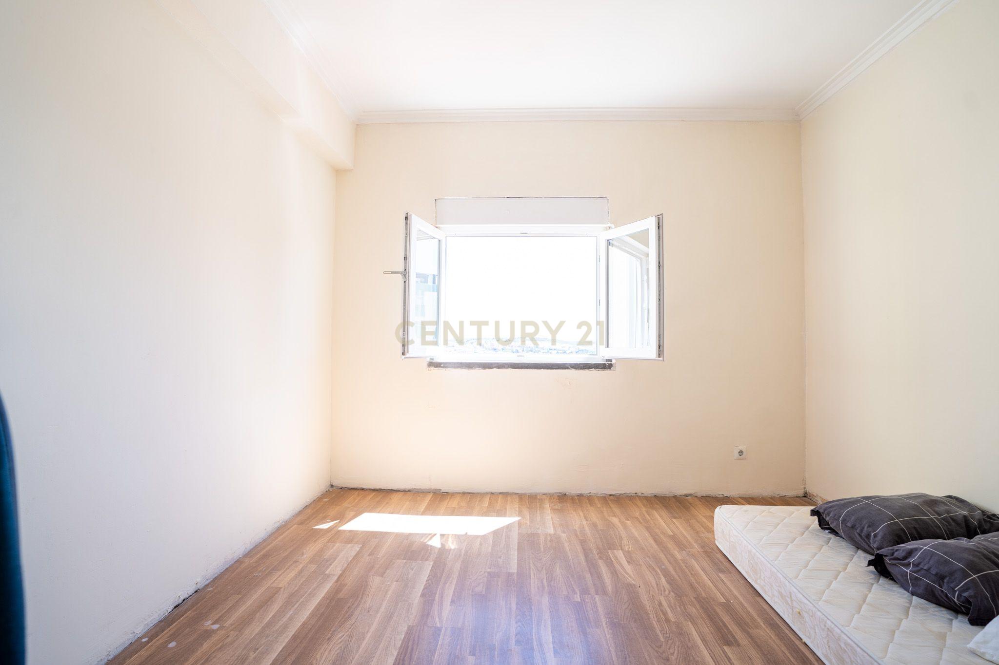 Fotografia 8 de Apartamento T2 em remodelação | Casal de São Brás | Amadora