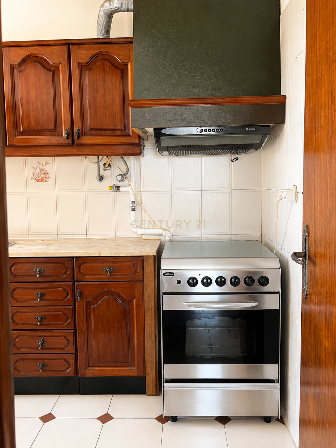 Fotografia 4 de Apartamento T2 com elevador e varandas na Amora, Seixal