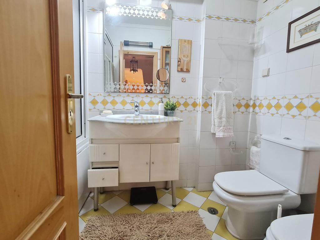 Apartamento T3 na Charneca da Caparica, com Vista e Conforto - Image 11