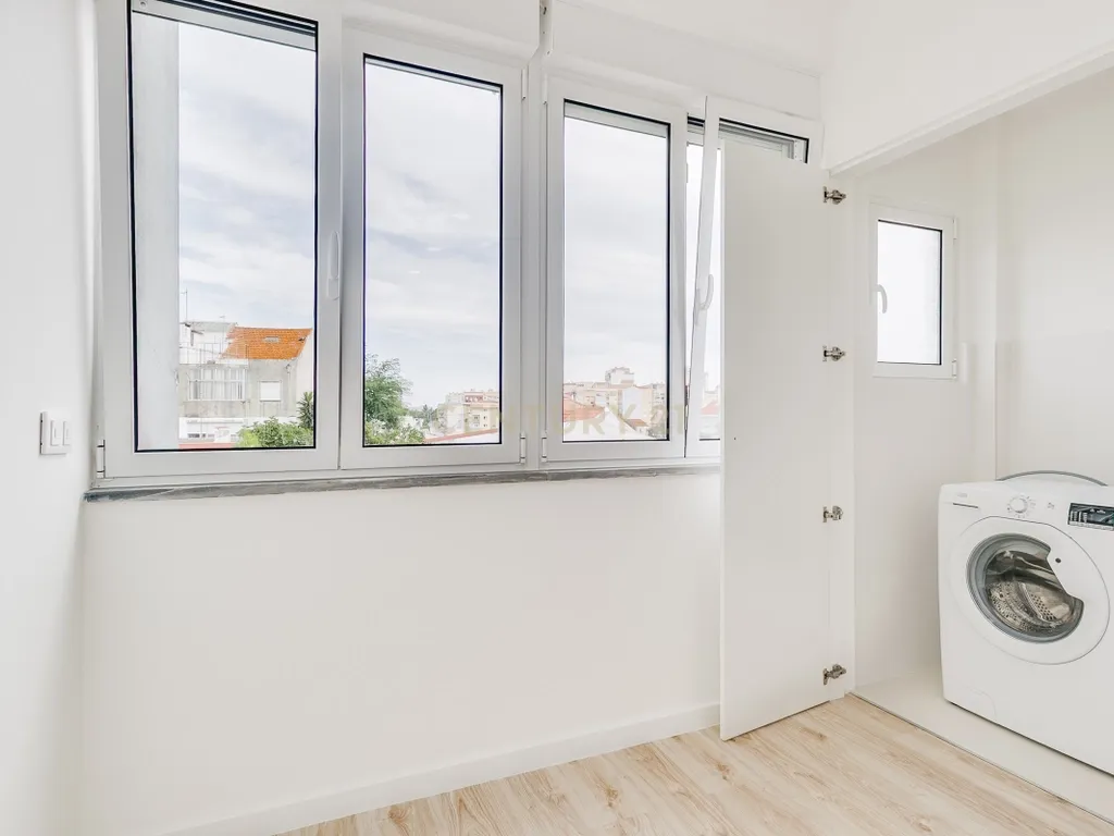 Apartamento T2 Remodelado na Prestigiada Avenida Jaime Cortesão em Setúbal – Próximo da Zona Ribeirinha - Image 19