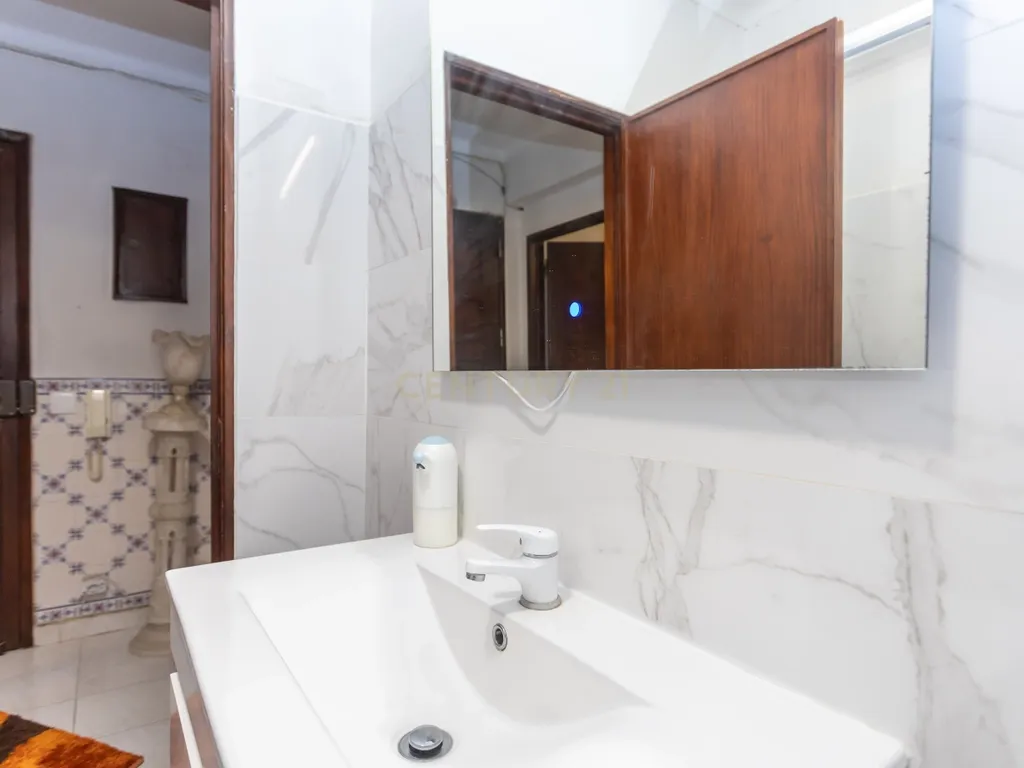Oportunidade de investimento Apartamento T2 Amoreiras, Setúbal - Image 2