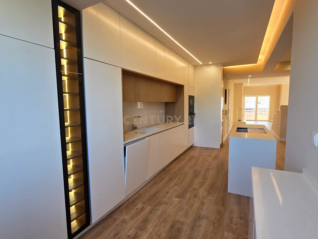 Luxuosa Penthouse Duplex T4+1 na Costa da Guia, em Cascais, com Vista Mar - Image 20