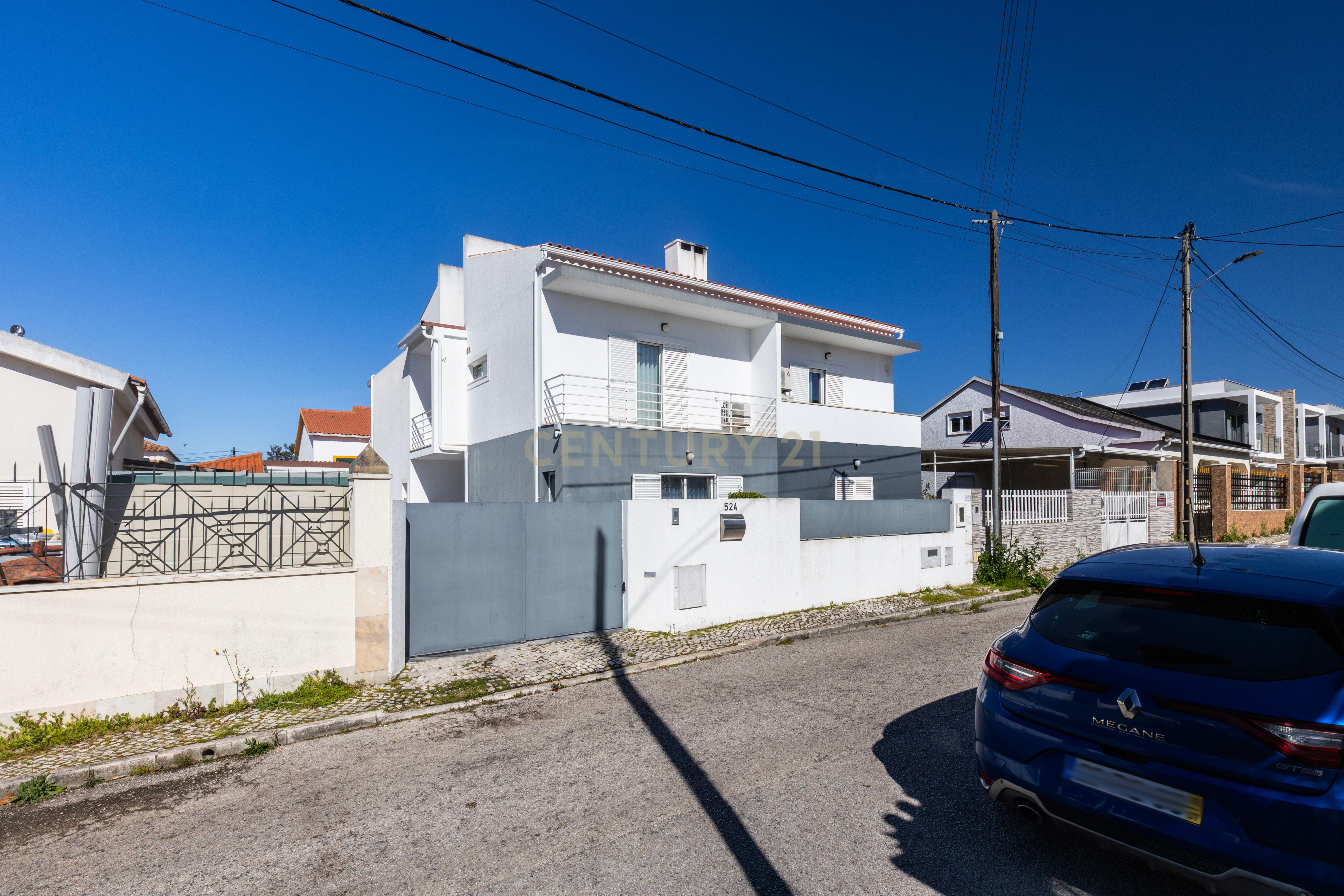 Moradia T4+1 Fernão Ferro, Redondos - Image 79
