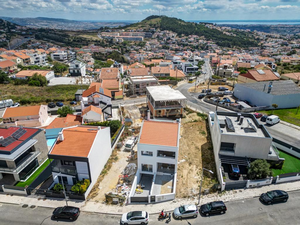 Moradia T4 com piscina em Caneças - Image 77