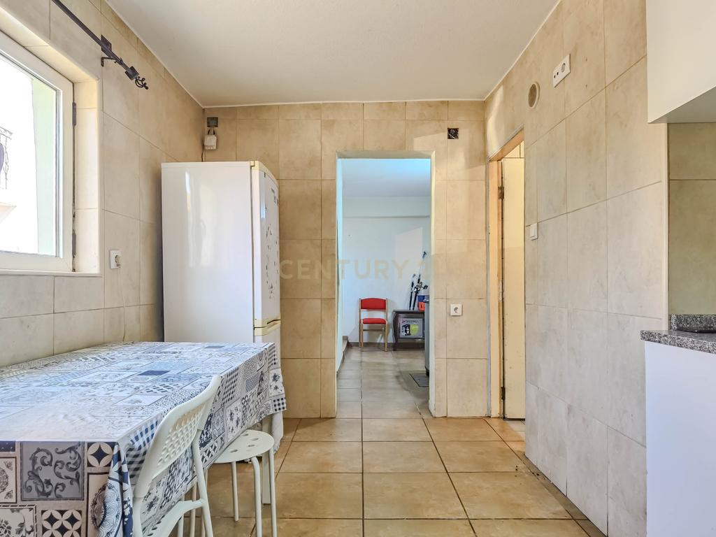 Moradia T2 com 70 m² localizada em Foz Côa, no Largo do Rossio, em pleno Alto Douro Vinhateiro. - Image 30