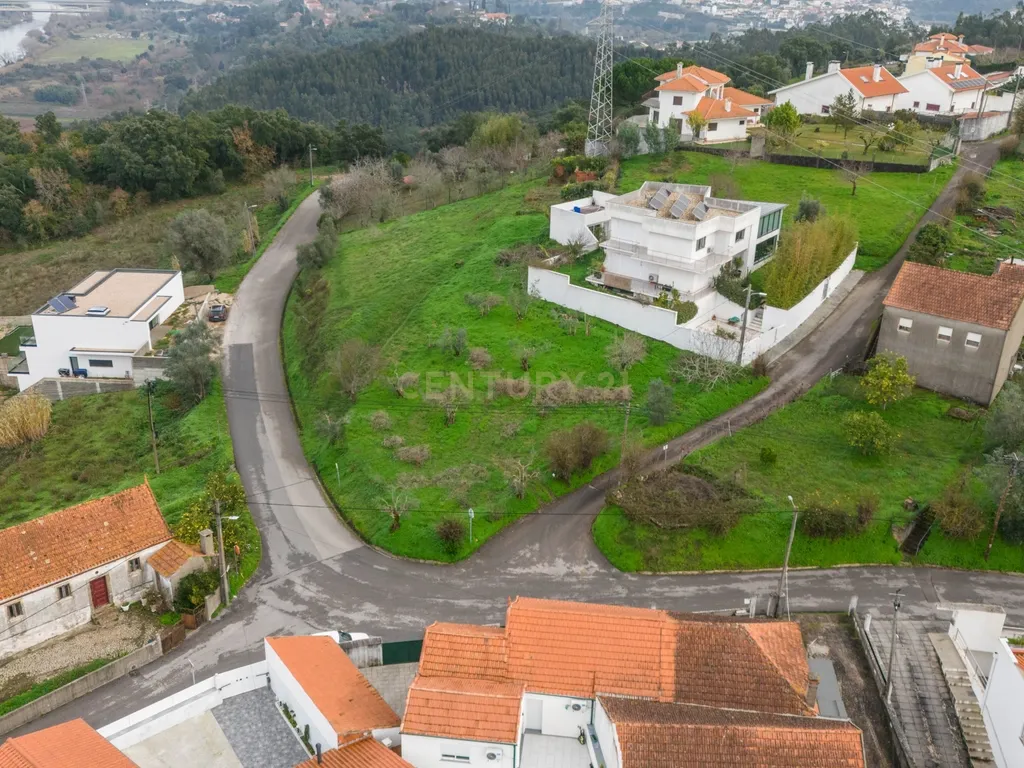 Venda | Terreno panorâmico para construção com 800m2 em Marco dos Pereiros, Coimbra - Image 2
