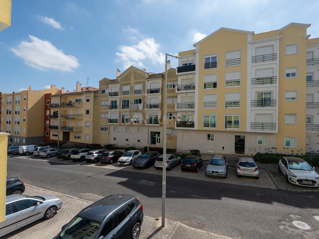 ** ESPECTACULAR APARTAMENTO NO CENTRO DE MAFRA, COM PARQUEAMENTO ** - Image 9