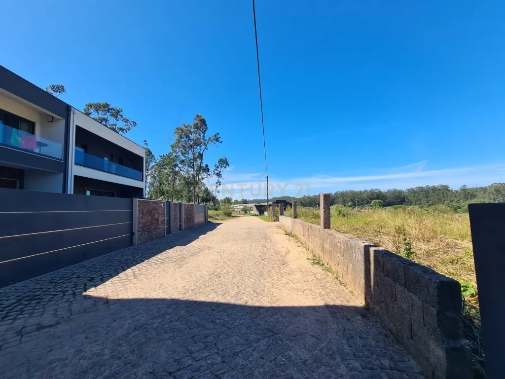 Terreno com Pavilhão Industrial em Barqueiros - Image 2