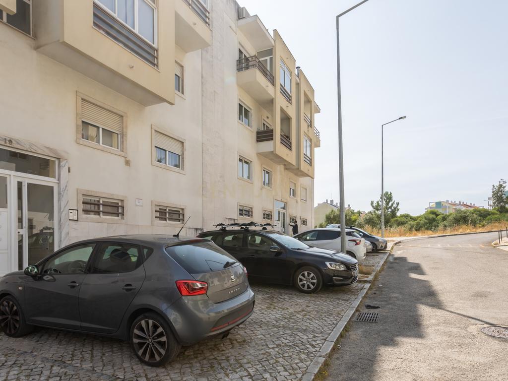 Apartamento T1+1 - Sobreda - Image 30