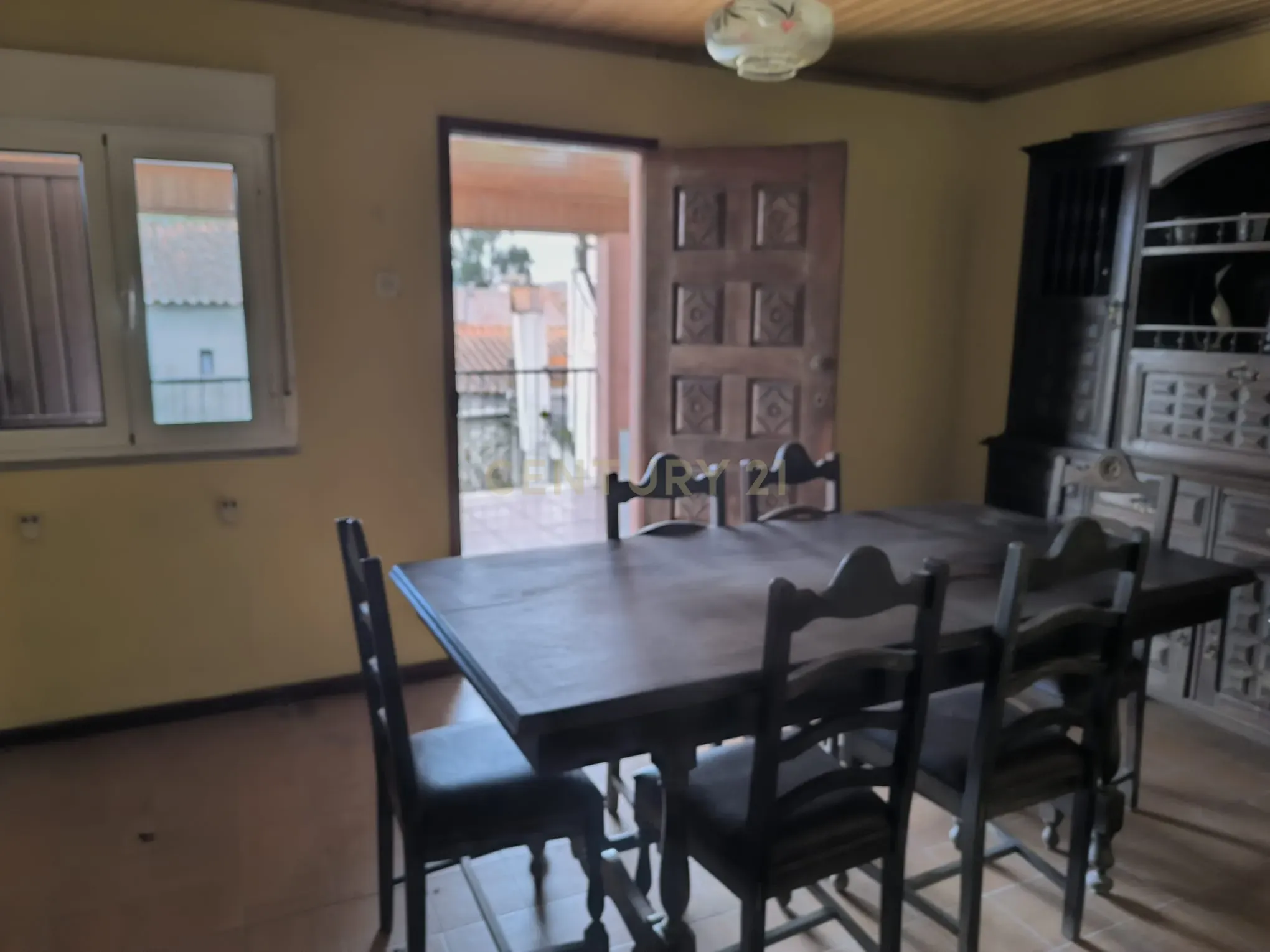 Fotografia 10 de Casa de dois pisos com terreno