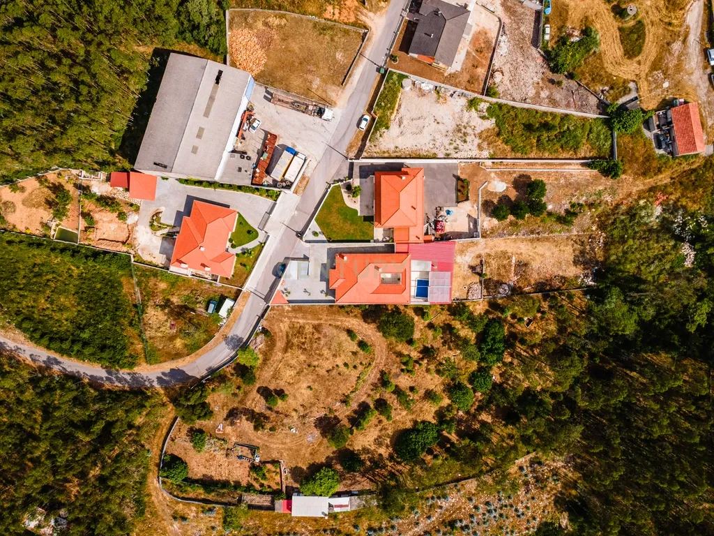 Moradia T3 com Piscina e Vistas para a Natureza – Chainça | Leiria - Image 23