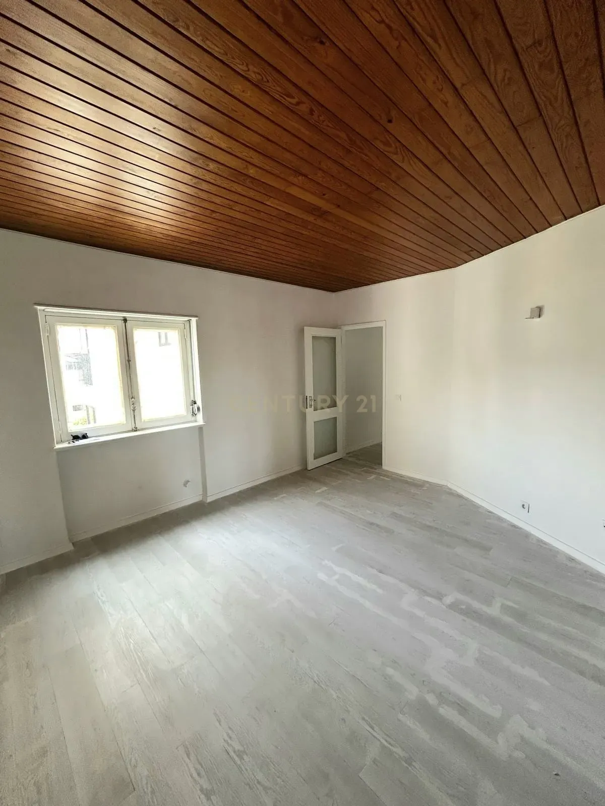 Apartamento T3 com 100 m² no Monte Estoril para arrendamento – pohled 2