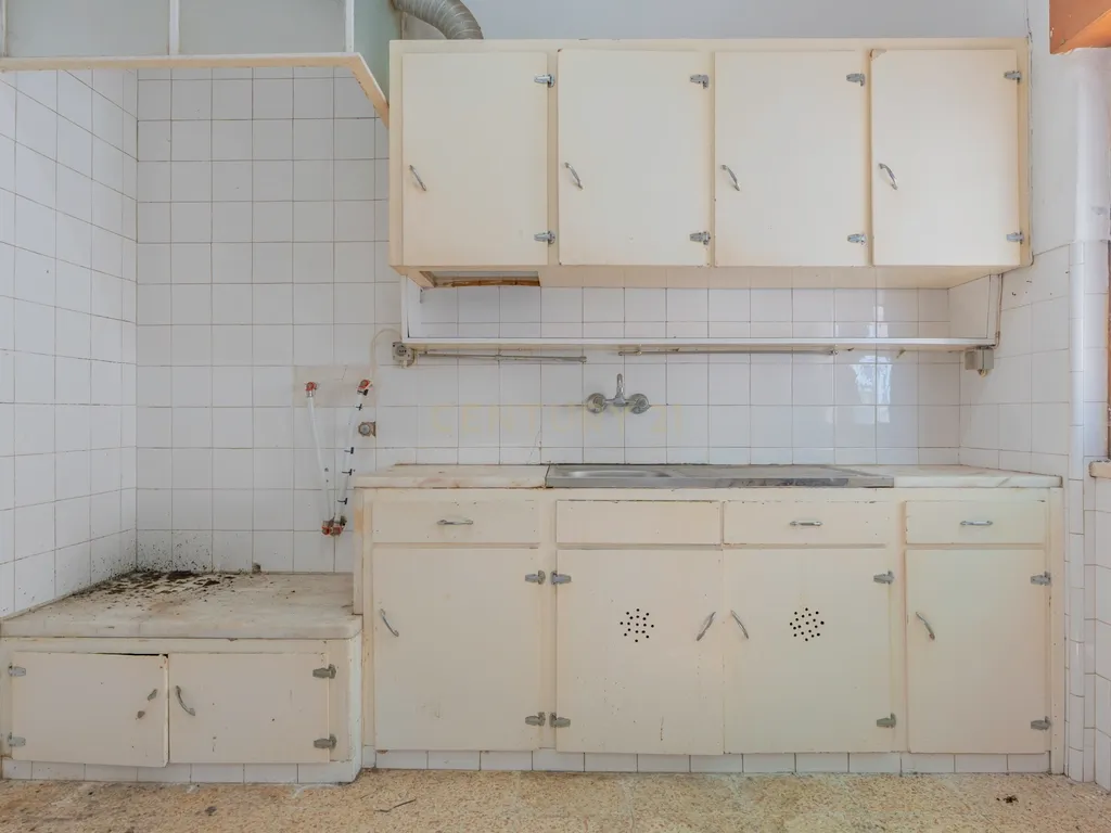 Moradia Isolada com Terreno de 1041 m² – Um Mundo de Possibilidades! - Image 45
