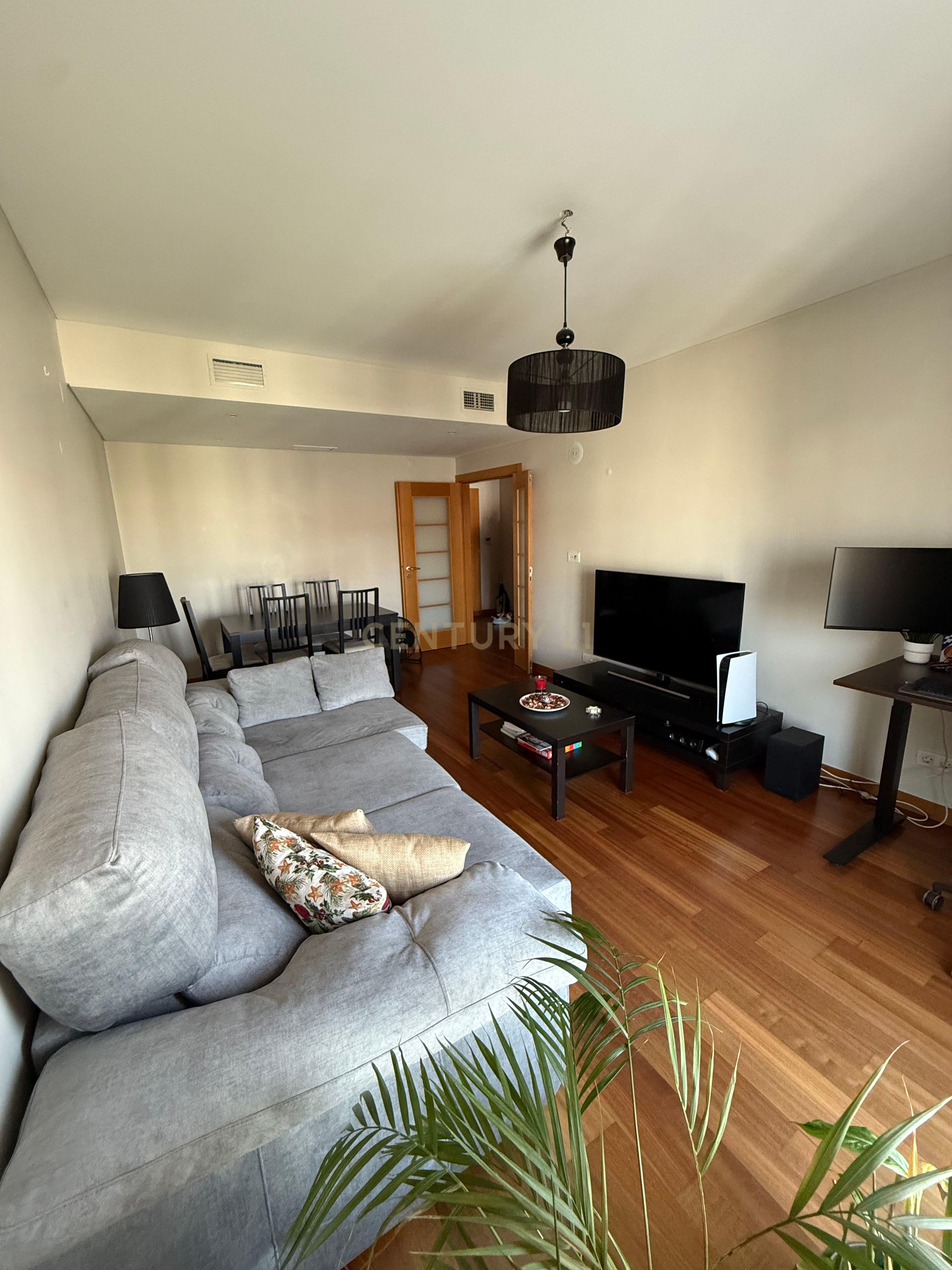 Fotografia 4 de Apartamento T2 Moderno em Odivelas com Vista para a Cidade