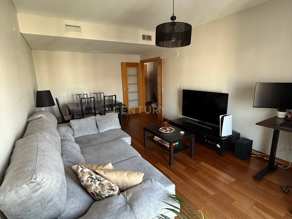 Apartamento T2 Moderno em Odivelas com Vista para a Cidade - Image 4