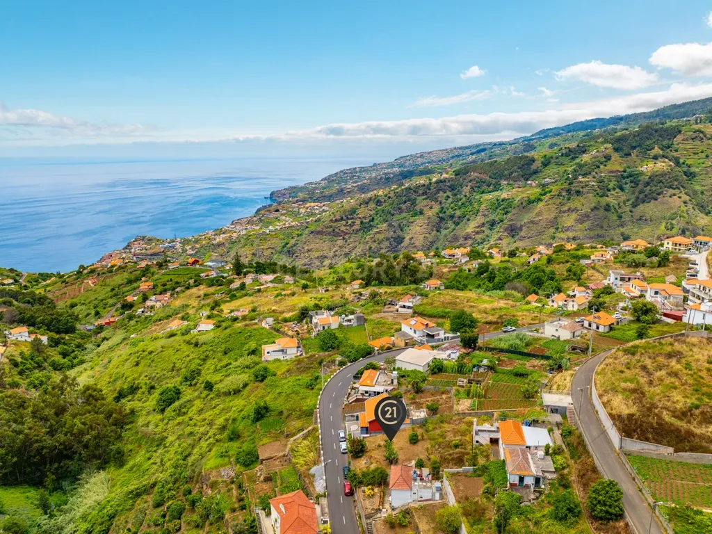 Terreno Urbano com Projeto Aprovado na Tranquila Ribeira Brava - Image 12