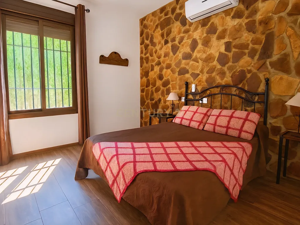 Exclusiva Propriedade Boutique com 3 Apartamentos Independentes, Piscina e Jardim Privado perto de Ronda – Elevada Rentabilidade Turística - Image 15