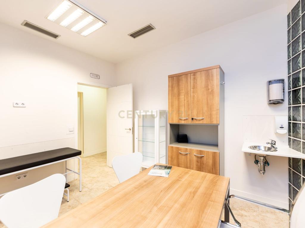 Loja Comercial Luxuosa em Madrid - 306m² com Excelente Localização - Image 35