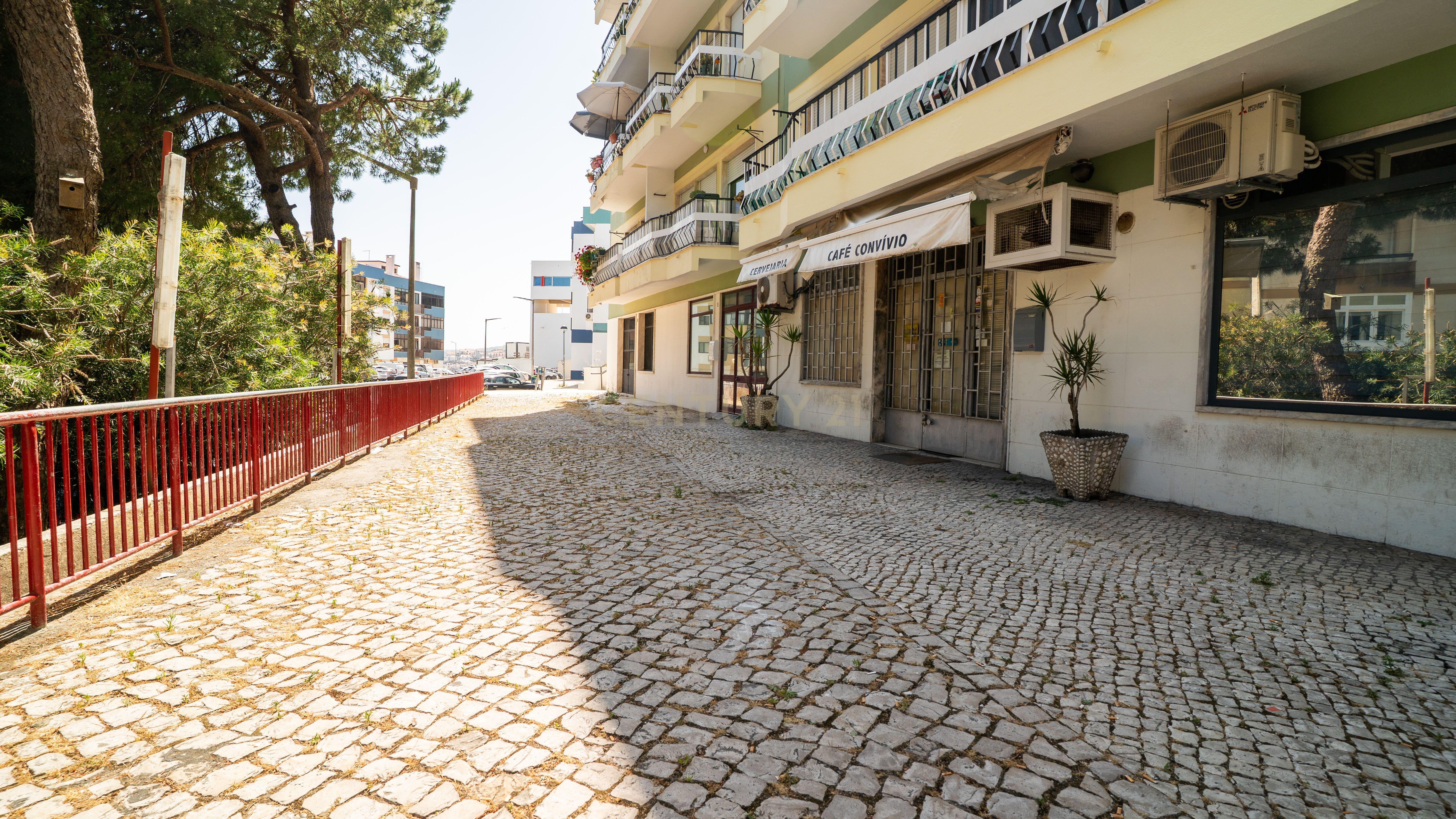 Escritório Mobilado para Arrendamento – Ramada, Odivelas | 92m² | 1.000€/mês - Image 14