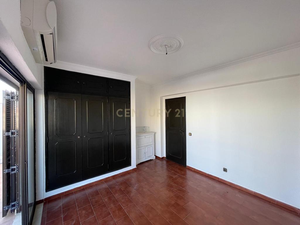 Exclusivo Apartamento T2 - Quarteira - Lugar de Garagem - Varandas - Praias - Marina Vilamoura - Image 15