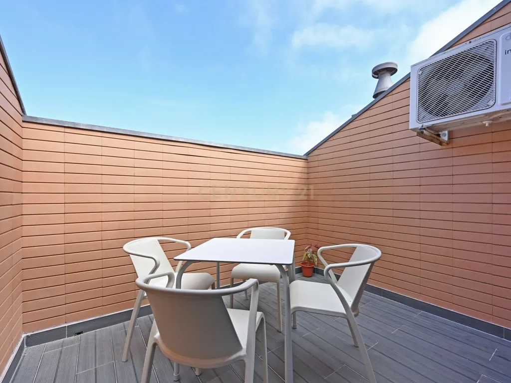 Apartamento Duplex T2+2 com 2 Suites e Terraço privativo em Canidelo - Image 24