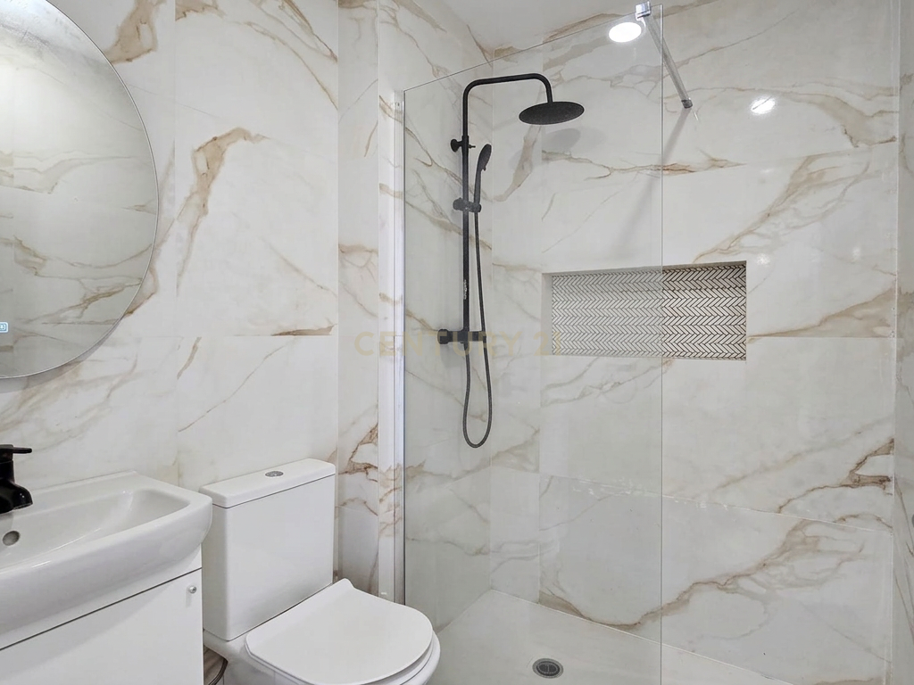 Apartamento Moderno em Portimão com Vista para o Rio - Image 14