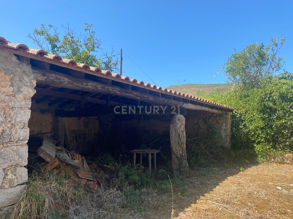 Casas Senhoriais Início Sec XIX + Terreno 4100m2 | 20 minutos de Coimbra - Image 39