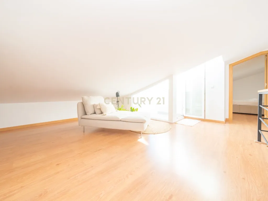 Excelente Apartamento T3 Duplex c/ Garagem, na Galiza, Estoril, Cascais - Image 16