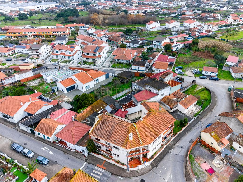 Venda de Moradia, Comércio e Oficina Automóvel na Marinha Grande - Image 31