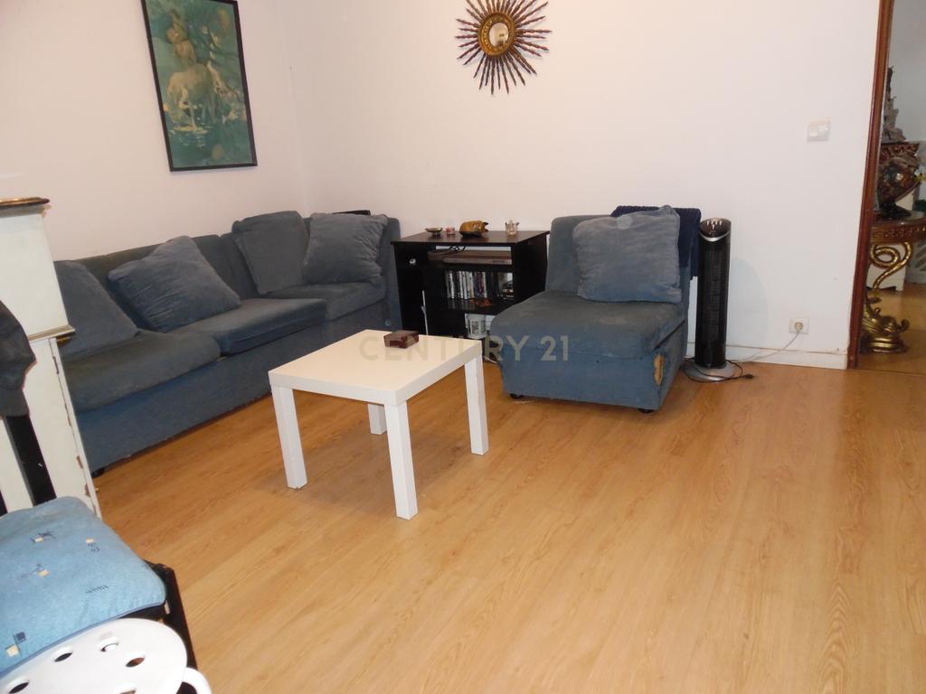 Apartamento T1 em Águas Livres, Amadora - Oportunidade Única - Image 2