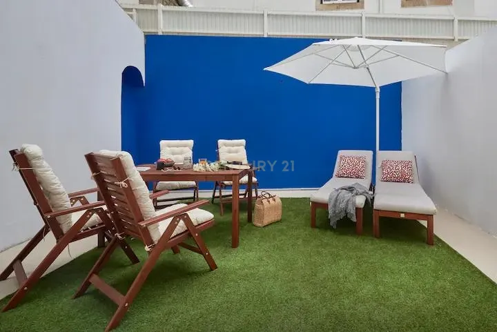 Apartamento T2 renovado e mobilado com pátio exterior privado. Em venda! - Image 12