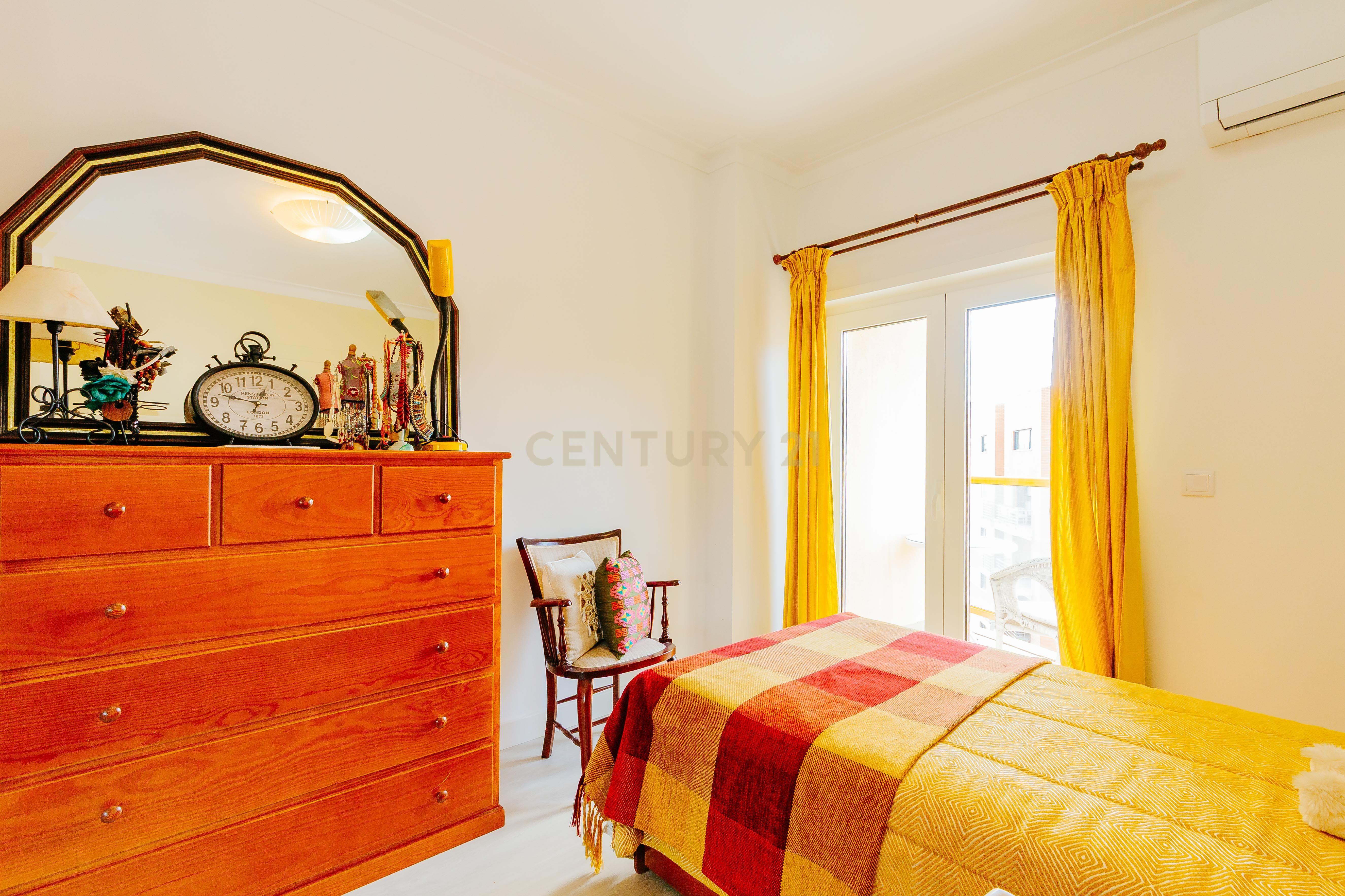 Apartamento T3 totalmente remodelado com Vista Panorâmica no Parque das Nações - Image 25