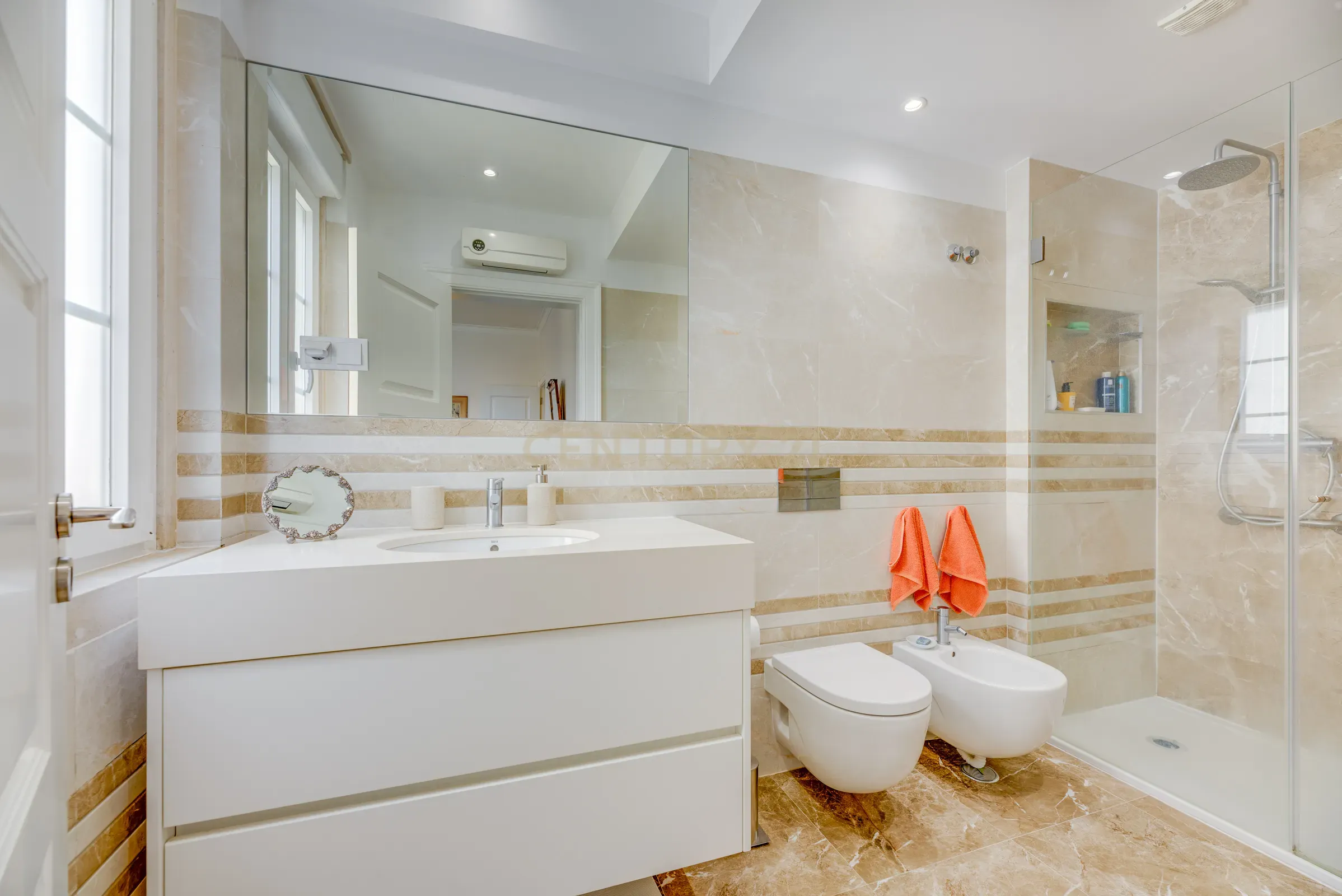 Apartamento T2+1 totalmente renovado – Modernidade, conforto e localização privilegiada - Image 25