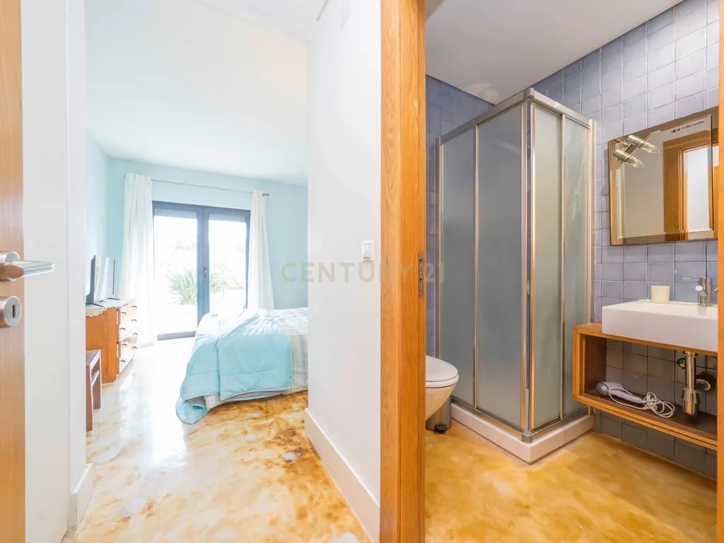 Moradia T5 Isolada, com Dois Pisos, Elevador e Terraço, com 800m2 de Terreno , na Quinta do Anjo, Palmela - Image 39
