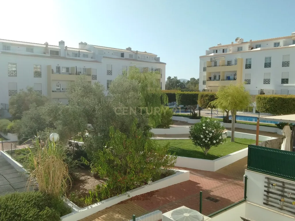Apartamento T3 em Almancil, condomínio com Piscina, Jardim e Garagem - Image 1