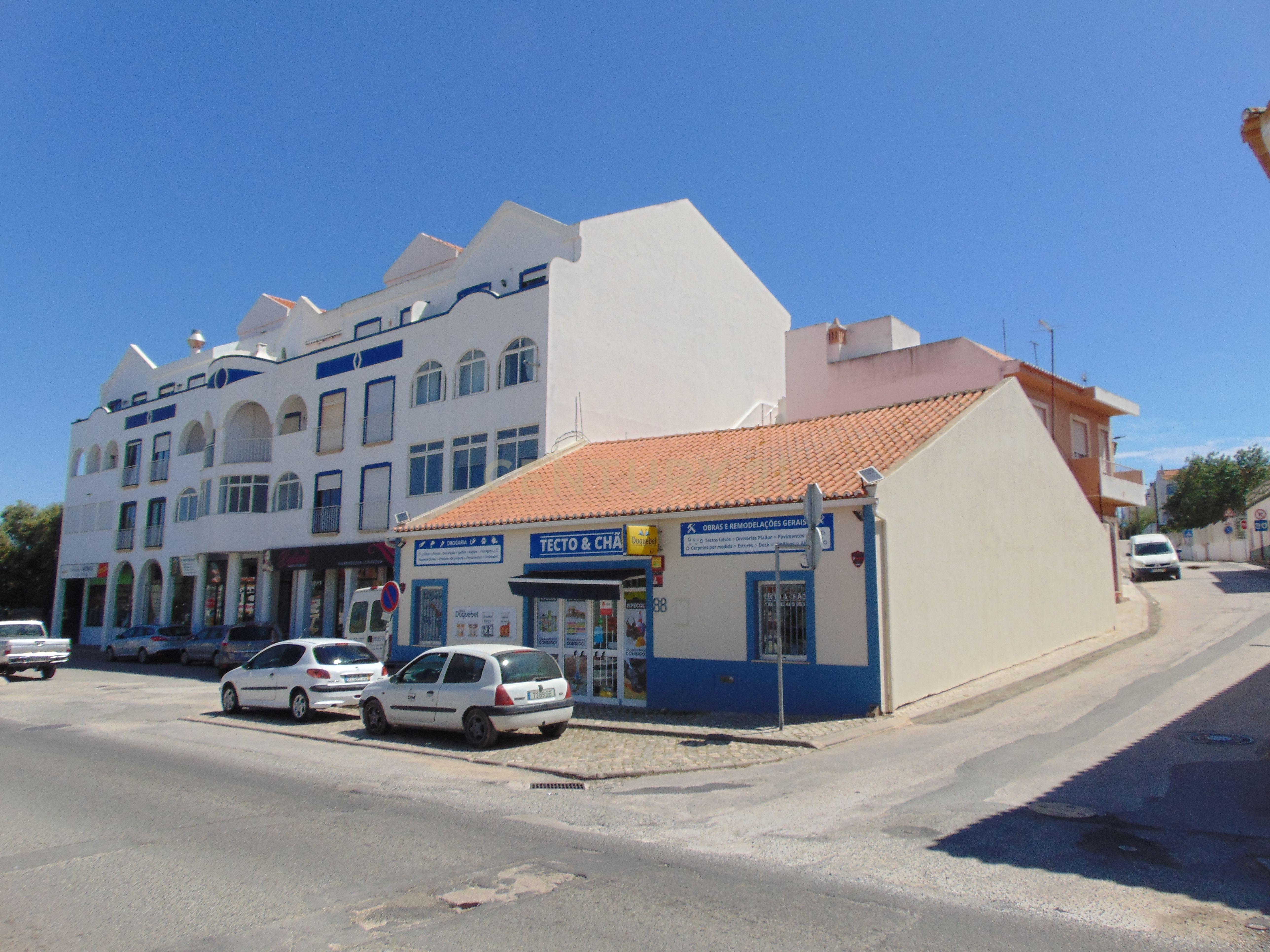 Fotografia 3 de Loja/Armazém e Trespasse de Negócio