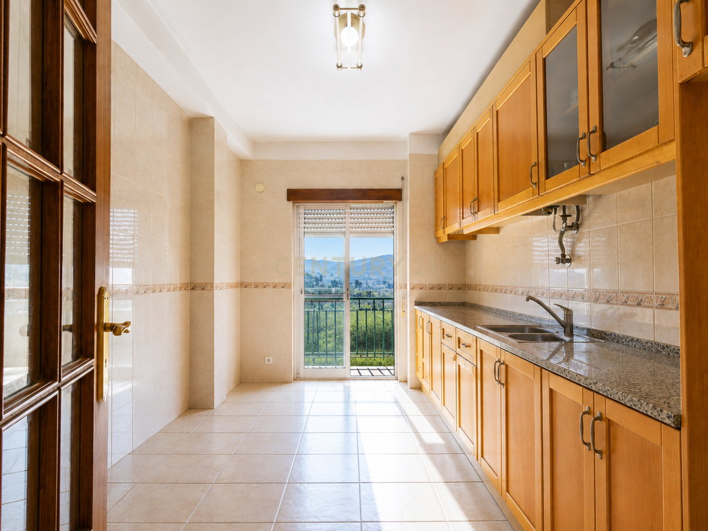 T5 ou T2+3 Duplex: Habitação Própria ou Investimento - Image 1