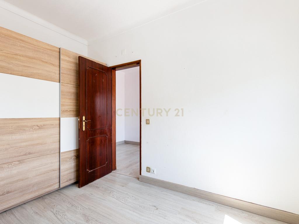 Moradia T3 com Sótão Habitável e Garagem nas Praias do Sado - Image 12