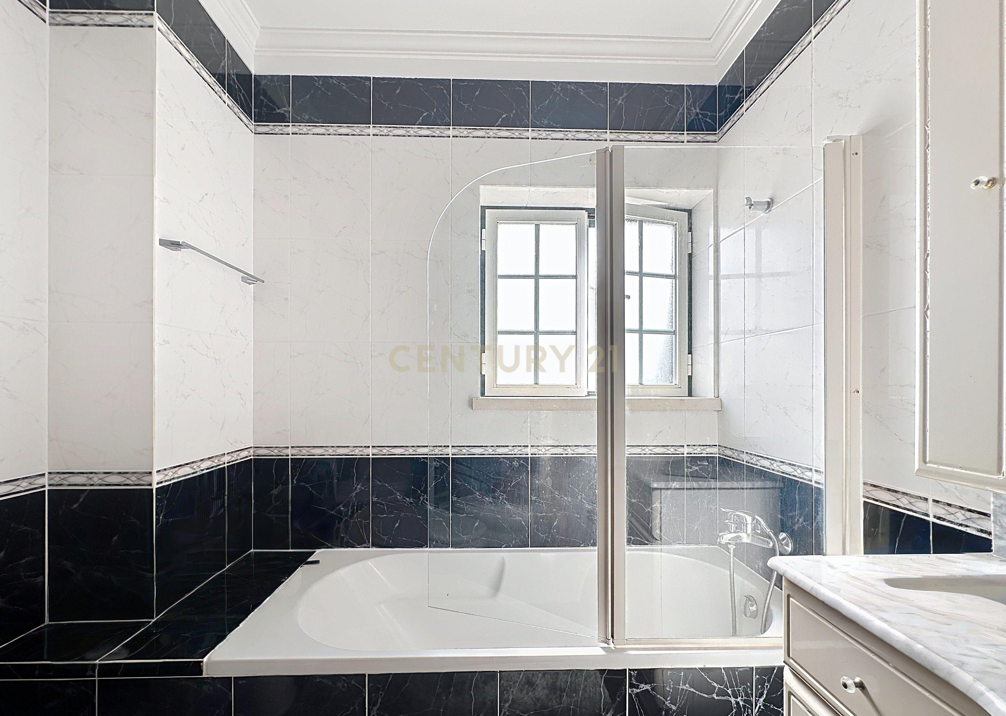 Fotografia 5 de MORADIA T5 | CARVALHAIS, COIMBRA