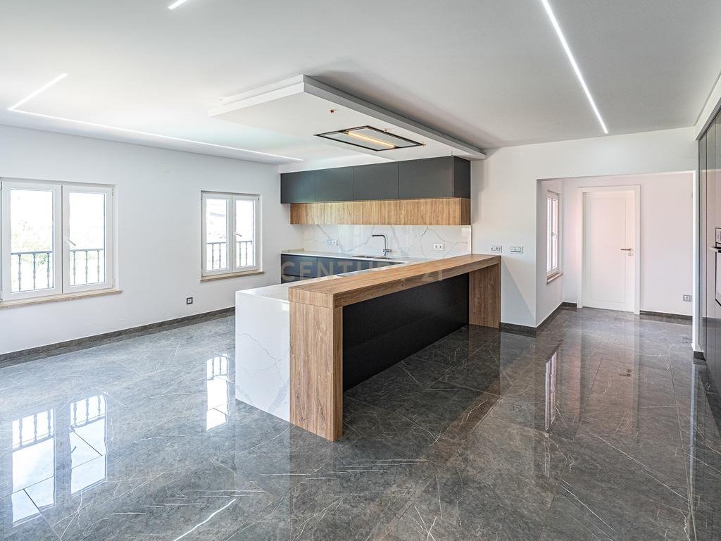 Moradia T6 de Luxo - 924 m² - Piscina - São Pedro da Cadeira - Nova - Image 14