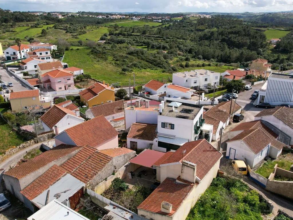 🏡 Moradia T3 com Rooftop Vista Mar, Paineis Fotovoltaico e zona exterior – Viva com Conforto e Sustentabilidade em zona tranquila a pouco minutos do Mar da Ericeira - Image 56