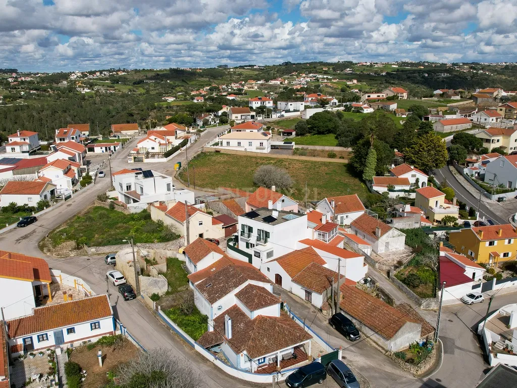 🏡 Moradia T3 com Rooftop Vista Mar, Paineis Fotovoltaico e zona exterior – Viva com Conforto e Sustentabilidade em zona tranquila a pouco minutos do Mar da Ericeira - Image 53