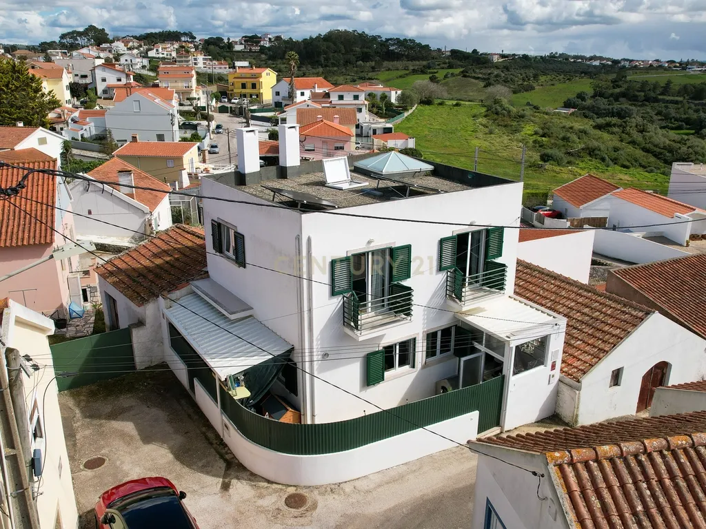 🏡 Moradia T3 com Rooftop Vista Mar, Paineis Fotovoltaico e zona exterior – Viva com Conforto e Sustentabilidade em zona tranquila a pouco minutos do Mar da Ericeira - Image 58