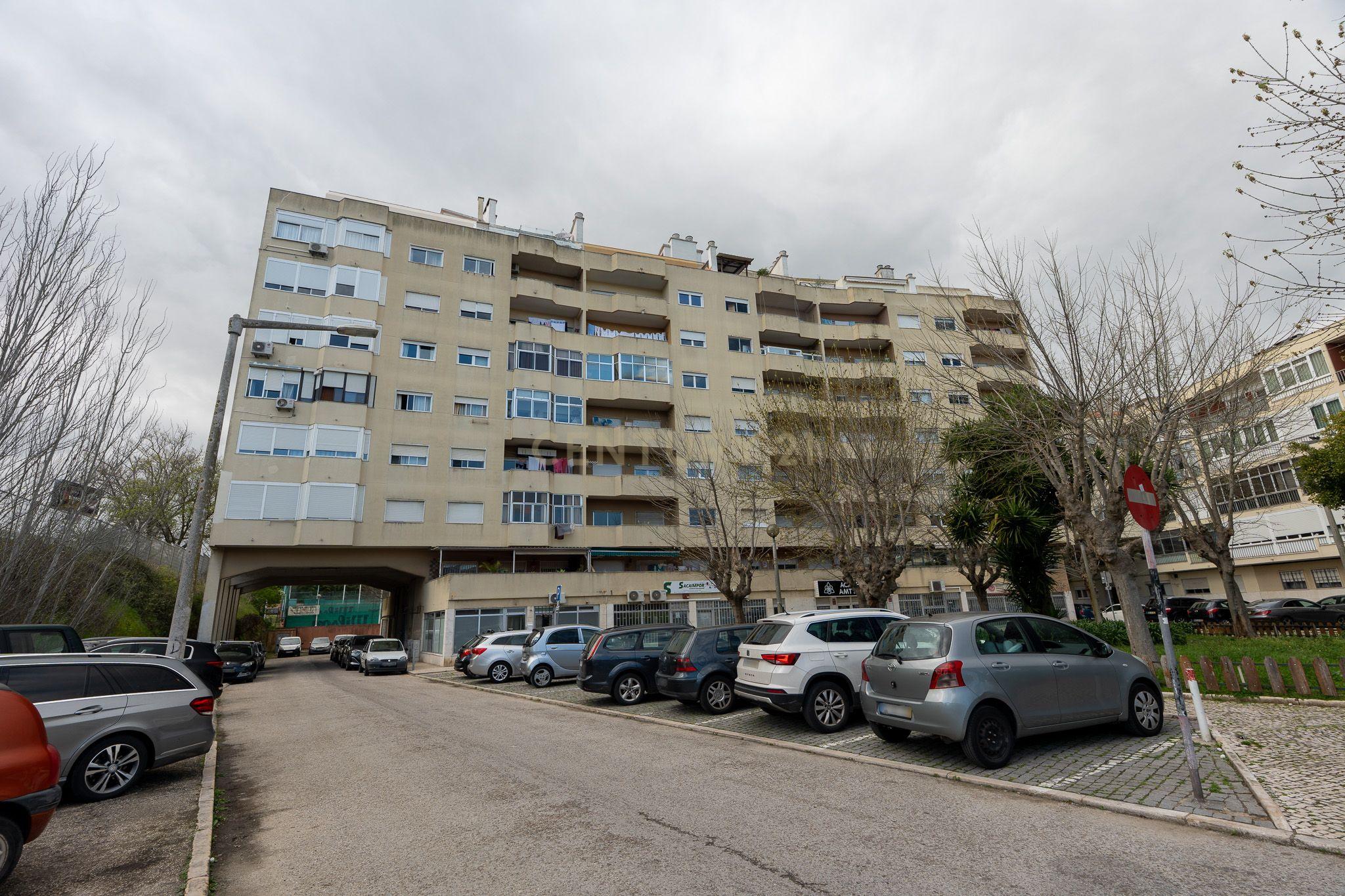 ESPECTACULAR APARTAMENTO T2 EM SACAVÉM - Image 25